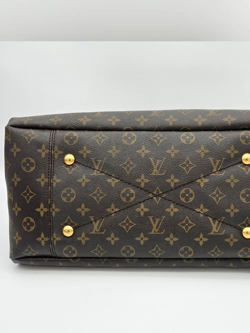Authentic Louis Vuitton Artsy MM #4407M
